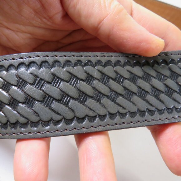 VTG Wrangler Gray Leather Belt with woven detail &metal tips tooled size 36 - Picture 2 of 10